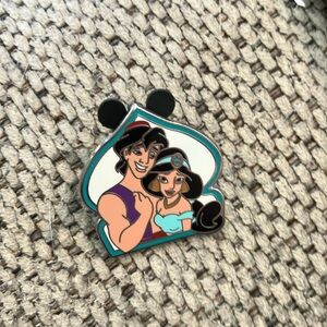 Aladdin Disney trading pin- great condition!
